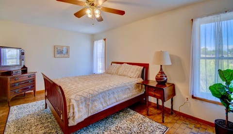 El Ranchito Alegre Taos-Style 3BR in Corrales House in Corrales