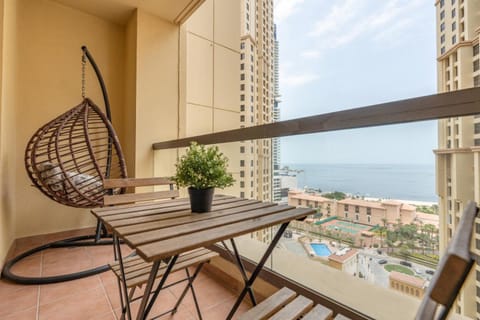 Property building, Day, View (from property/room), Balcony/Terrace, Seating area, Dining area, Sea view