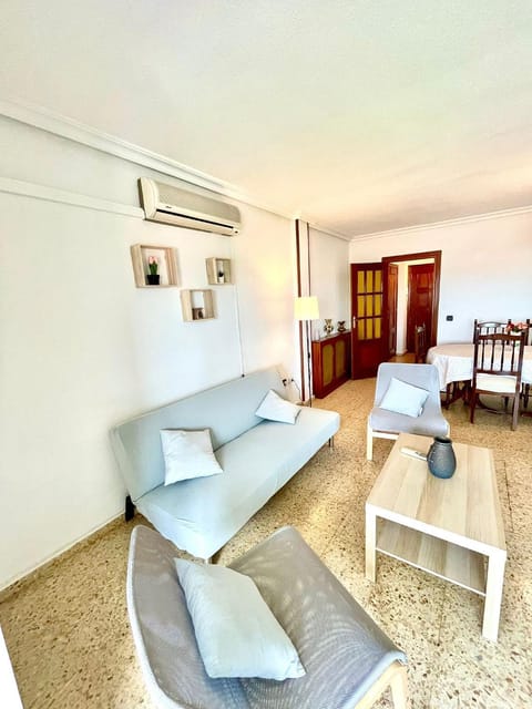Living room, Photo of the whole room, Seating area