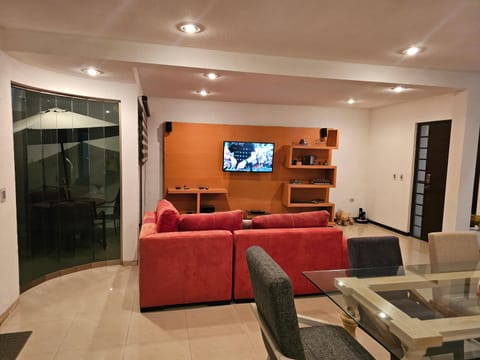 Casa con alberca privada en Fraccionamiento House in Jiutepec