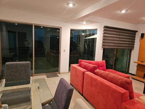 Casa con alberca privada en Fraccionamiento House in Jiutepec