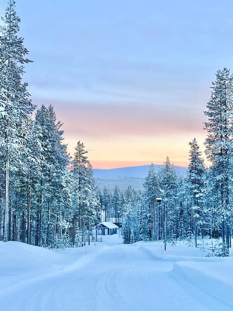 Natural landscape, Mountain view, Street view, Quiet street view