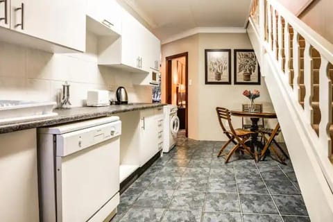 Kitchen or kitchenette, Dining area, dishwasher, oven, stove