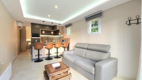 Appartement de standing avec jacuzzi Apartment in French Riviera