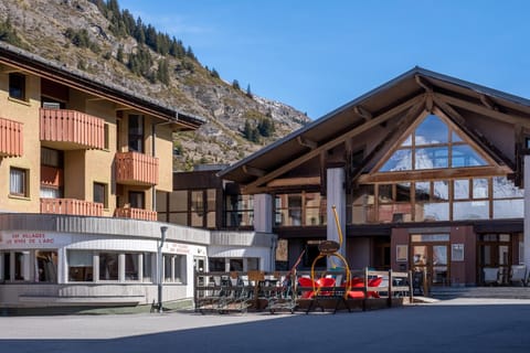 Patio, Lounge or bar