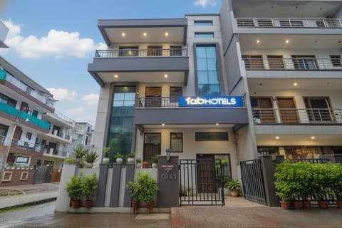 Property building, Facade/entrance