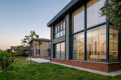 Property building, Garden