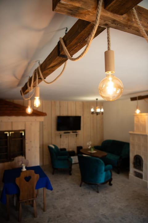 Communal lounge/ TV room, TV and multimedia, Living room