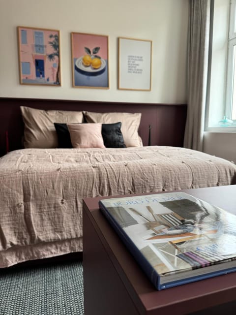 Bed, Photo of the whole room