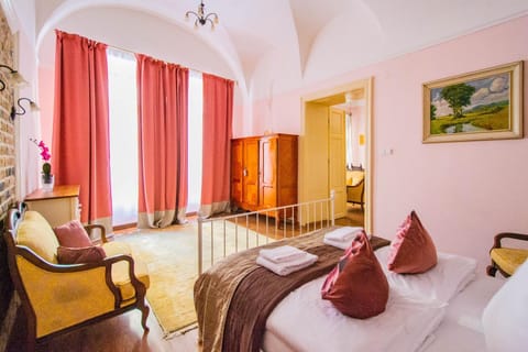 Bed, Photo of the whole room, Seating area, Bedroom, towels, wardrobe