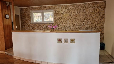 Kitchen or kitchenette, Communal kitchen, kitchen