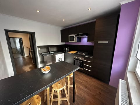 Kitchen or kitchenette, Dining area, oven, stove, toaster