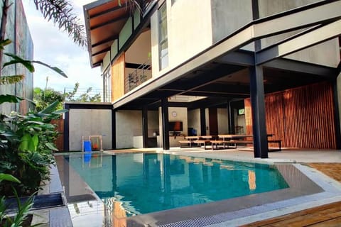 Pool view, Swimming pool, sunbed