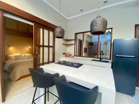 Kitchen or kitchenette, Bedroom