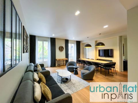 Urban Flat 119 - Spacious 5 Bedroom Flat in Paris Apartment in Paris