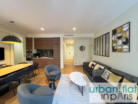 Urban Flat 119 - Spacious 5 Bedroom Flat in Paris Apartment in Paris