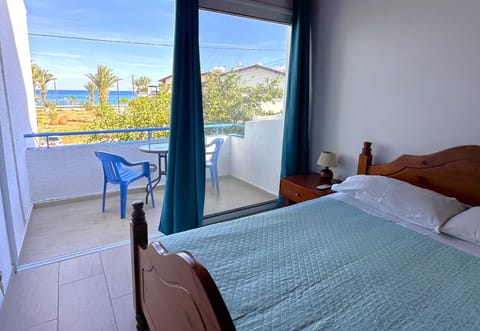 Bed, Balcony/Terrace, Bedroom
