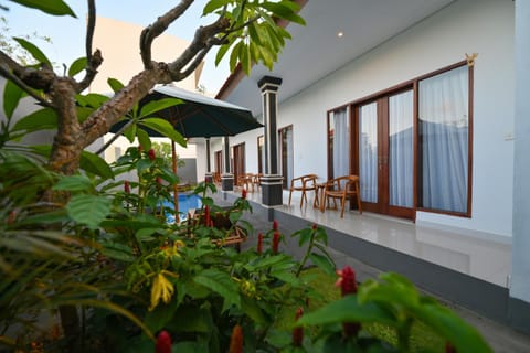 Property building, Day, Garden, View (from property/room), Balcony/Terrace, Garden view