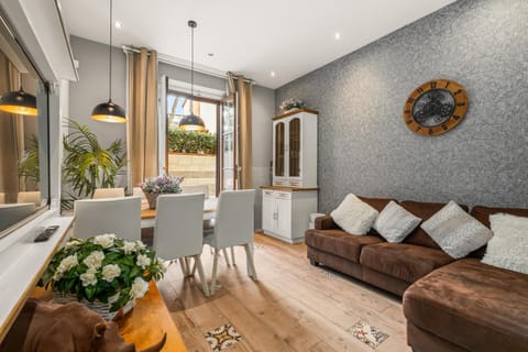 Lounge or bar