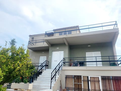Property building, Day, View (from property/room), Balcony/Terrace