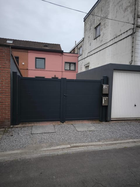 Maison entière privée House in Charleroi