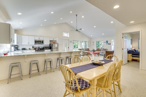 Lake Champlain Retreat with Grill, Fire Pit! House in Lake Champlain