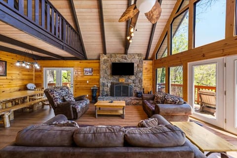 Living room, fireplace