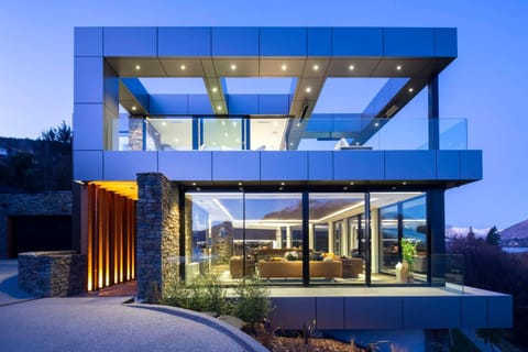 Property building, Facade/entrance, Night