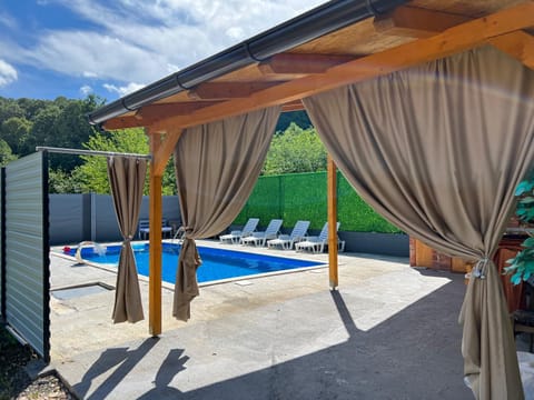 Garden, Swimming pool