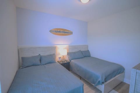 Grand Topsail Villa by Sea Scape Properties House in North Topsail Beach