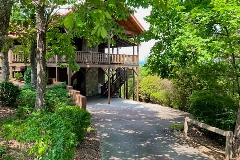 Boulder Ridge Cabin Cabin in Lake Lure