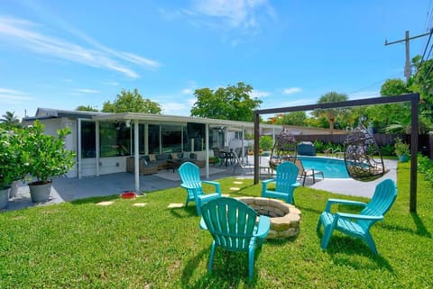 Eagle's Way Floridian Living Heated Pool, Sunroom House in North Palm Beach