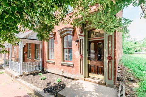 Property building, Facade/entrance, Neighbourhood