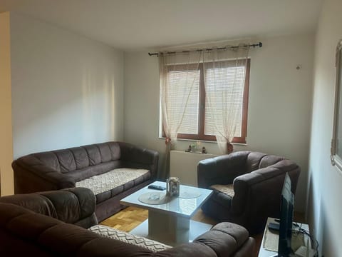 M apartman, Istočno Sarajevo, Lukavica Apartment in Sarajevo