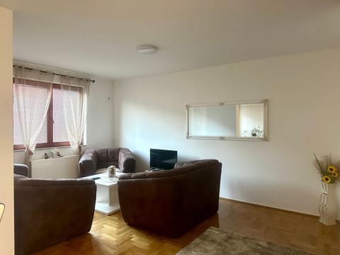 M apartman, Istočno Sarajevo, Lukavica Apartment in Sarajevo