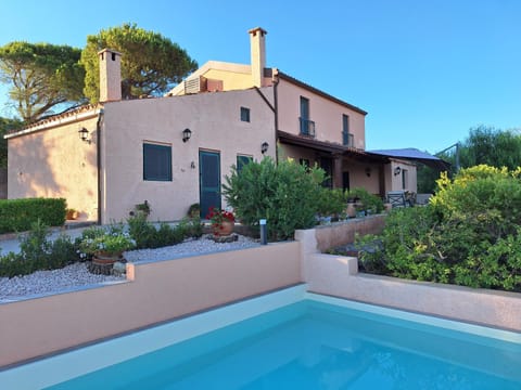 Property building, Pool view
