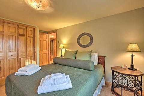 Catskill Ski Mountain Retreat with Private Pool House in Shandaken