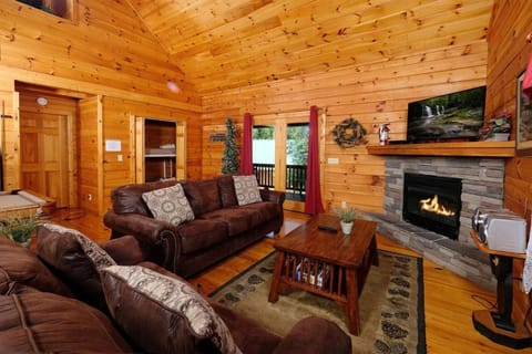 Above and Beyond By Colonial Properties House in Pigeon Forge