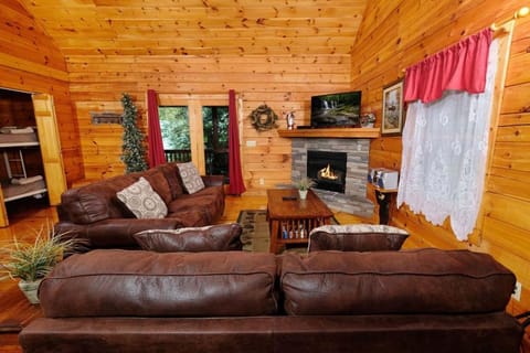 Above and Beyond By Colonial Properties House in Pigeon Forge