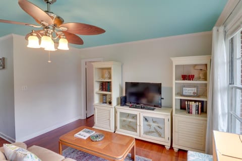 Valdosta Home Bar, BBQ, Fire Pit and More! House in Valdosta