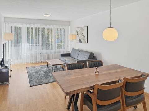 TV and multimedia, Living room, Dining area