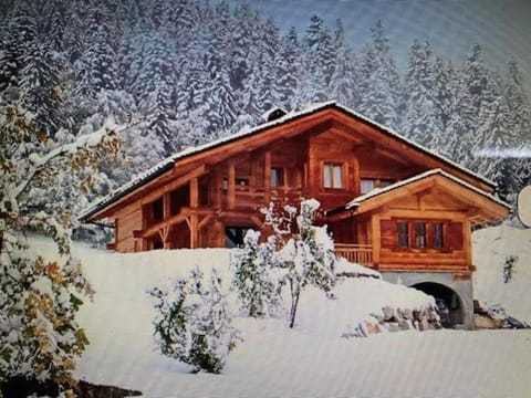 chalet classé 4 étoiles face aux Aravis plein sud 12 personnes Chalet in Le Grand-Bornand