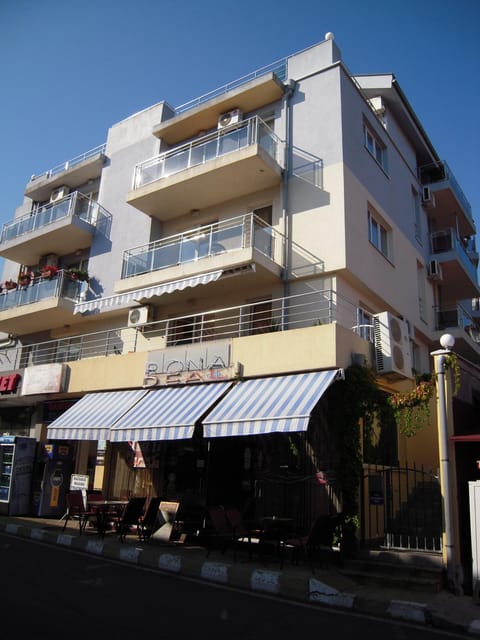 Property building, Facade/entrance