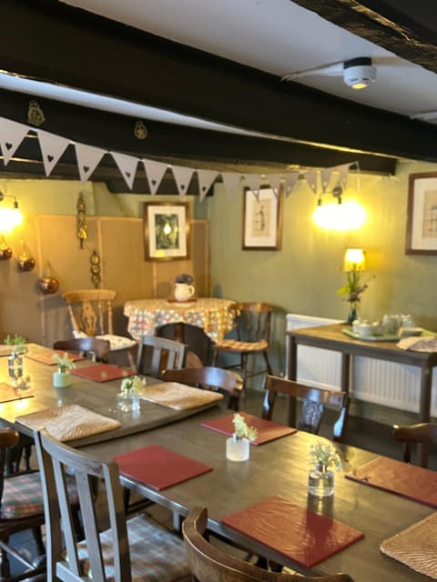 New Farm , for large groups nr Barry and beaches House in Barry