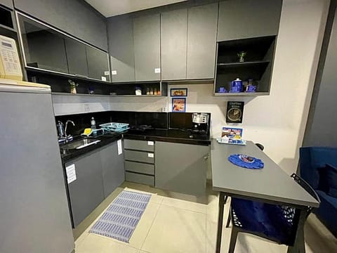 Dining area, microwave, oven, pet friendly, stove
