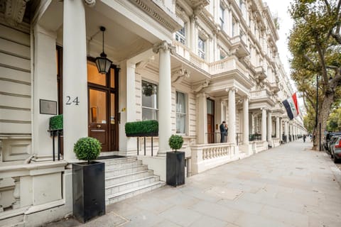 Neighbourhood, Street view