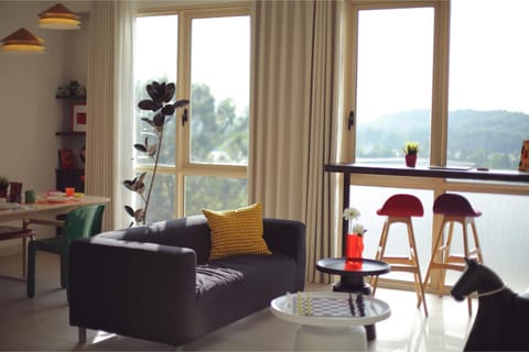 View (from property/room), Living room, Dining area, Mountain view