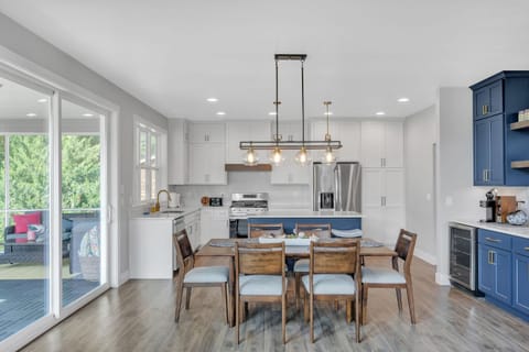 Sunset Cove home House in Oshkosh