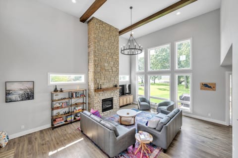 Sunset Cove home House in Oshkosh