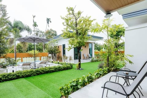 Cheeva Pool Villa Khao Lak Villa in Khuekkhak